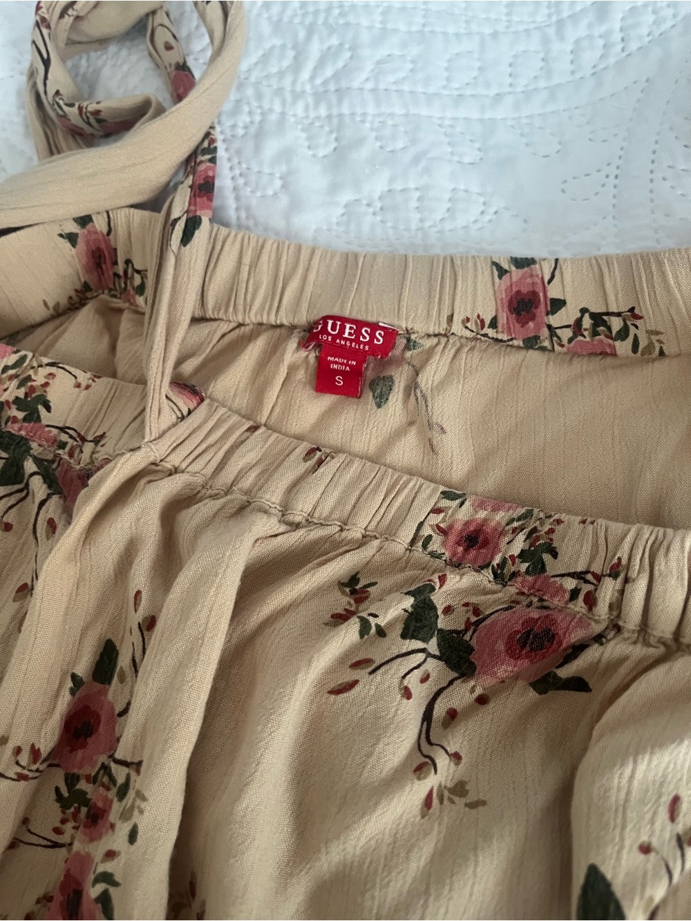 Guess Beige Floral Tie-Shoulder Crop Top & Shorts Set - Picture 4 of 6